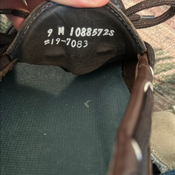 Sebago Brown Leather Boat Shoes with Classic Design - Picture 4 of 5